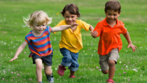 NOSSAS CRIANÇAS TEM TEMPO PARA BRINCAR?